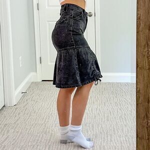 Vintage True Y2k let me knee length B. Black denim mini skirt with ruffle small
